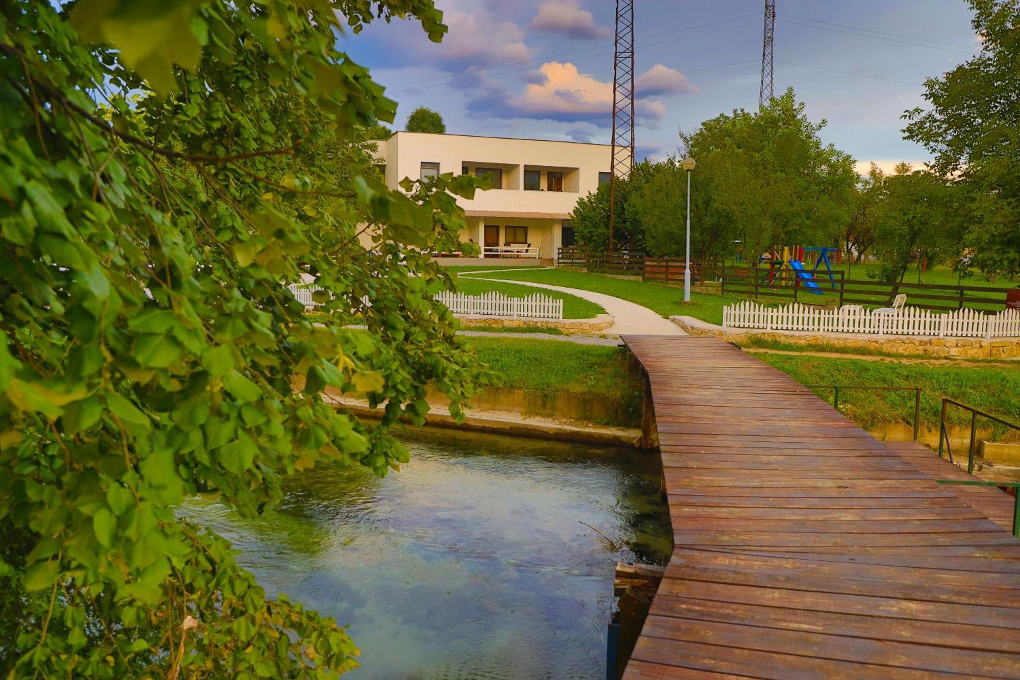 Holiday Homes Pozitiva Bihać エクステリア 写真