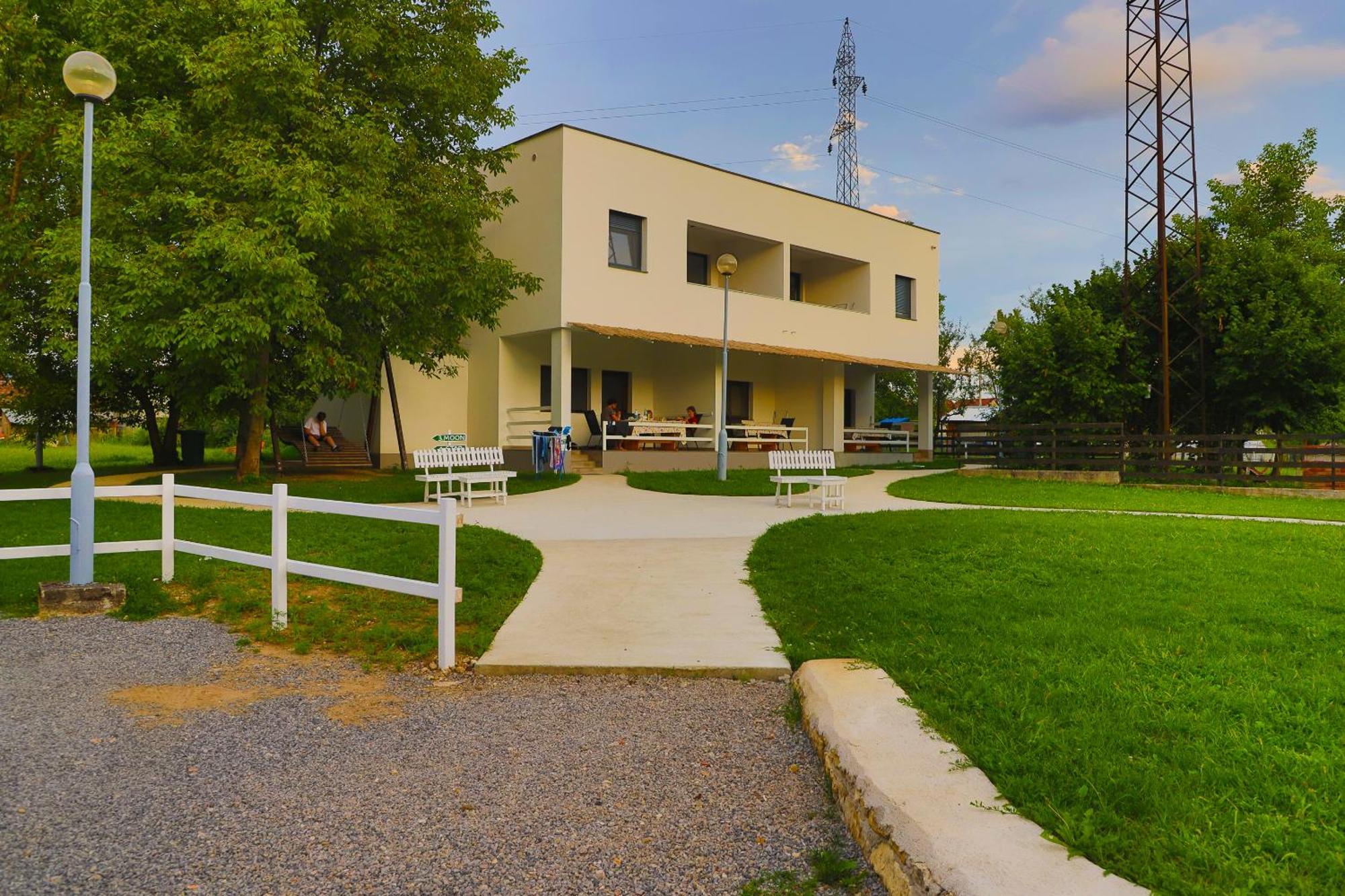 Holiday Homes Pozitiva Bihać エクステリア 写真