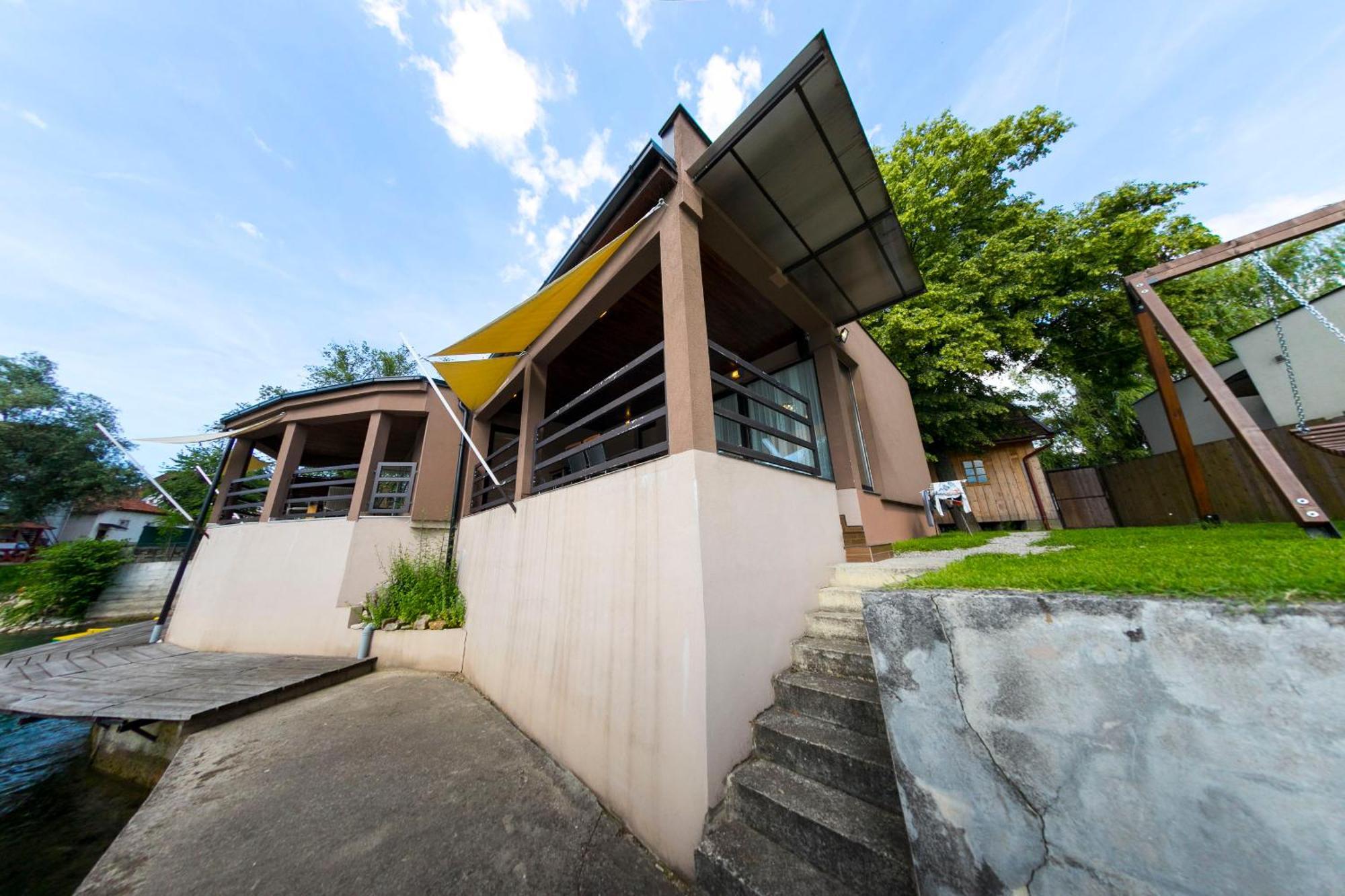 Holiday Homes Pozitiva Bihać 部屋 写真
