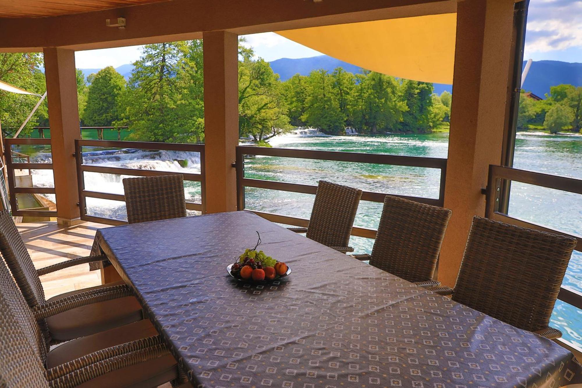 Holiday Homes Pozitiva Bihać 部屋 写真