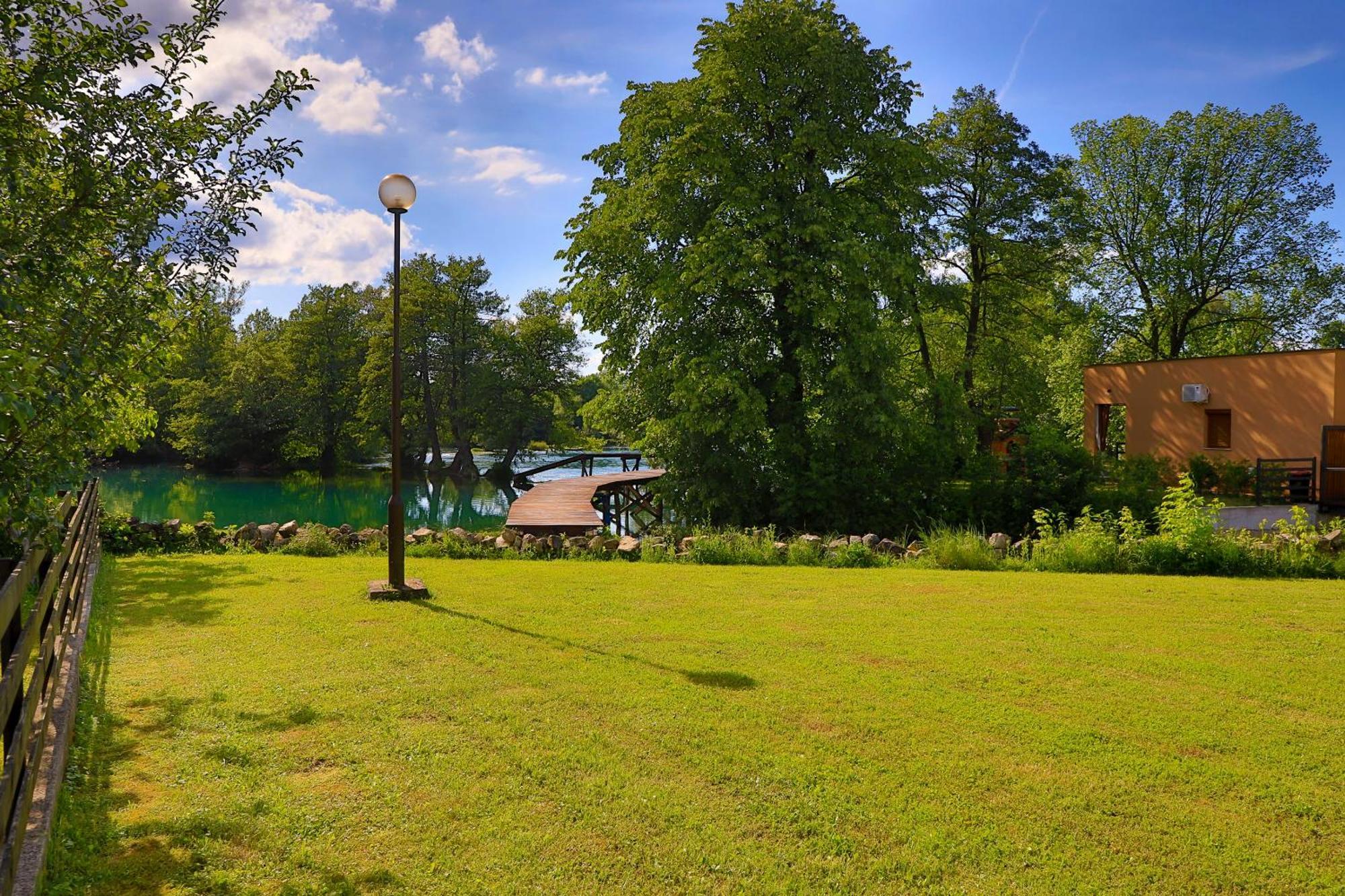 Holiday Homes Pozitiva Bihać 部屋 写真